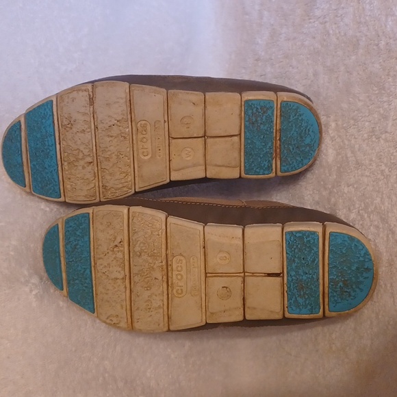 Crocs women's size 8 canvas slipon shoes - Picture 6 of 6